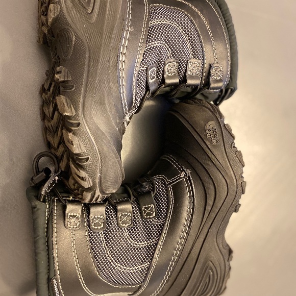 The Northface (Boys Bungee Lace Waterproof Boot) - Picture 2 of 5